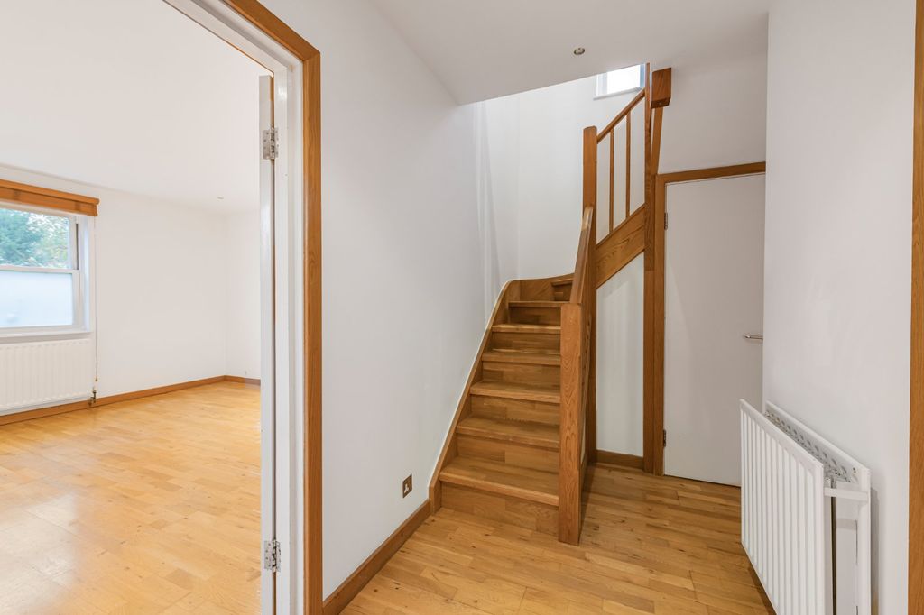 Property photo 3 of 12 Picture No. 25