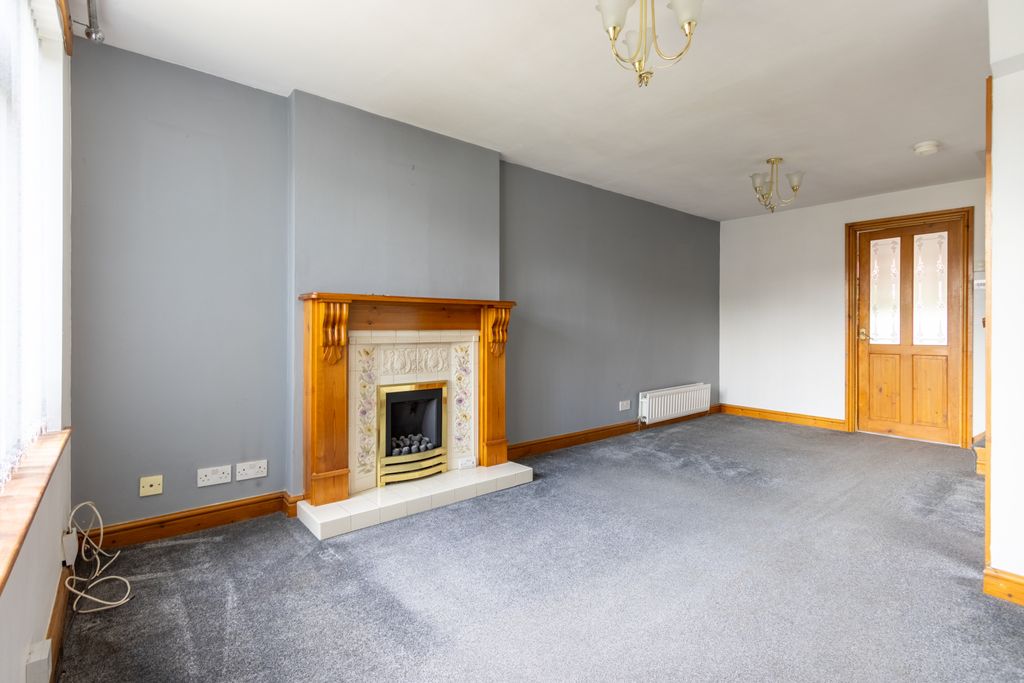 Property photo 2 of 14 Living Room