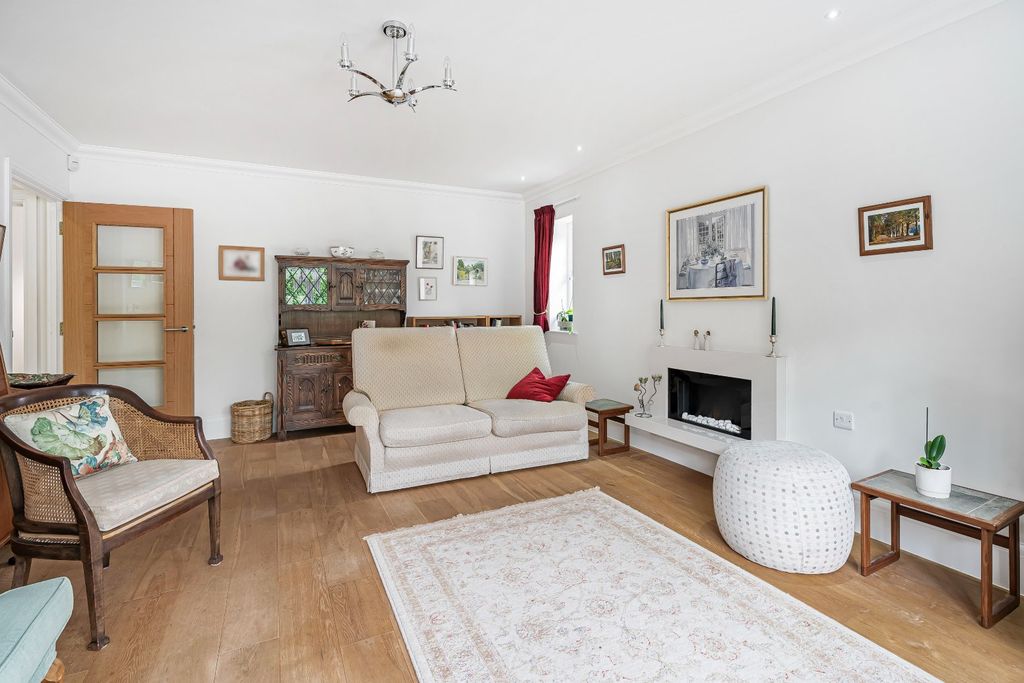 Property photo 3 of 12