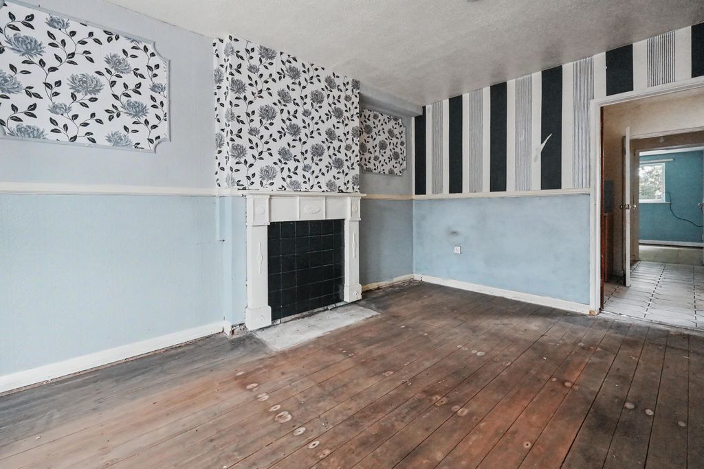 Property photo 3 of 17 174 Finch Lane, Knotty Ash, Liverpool, L14 9Qd