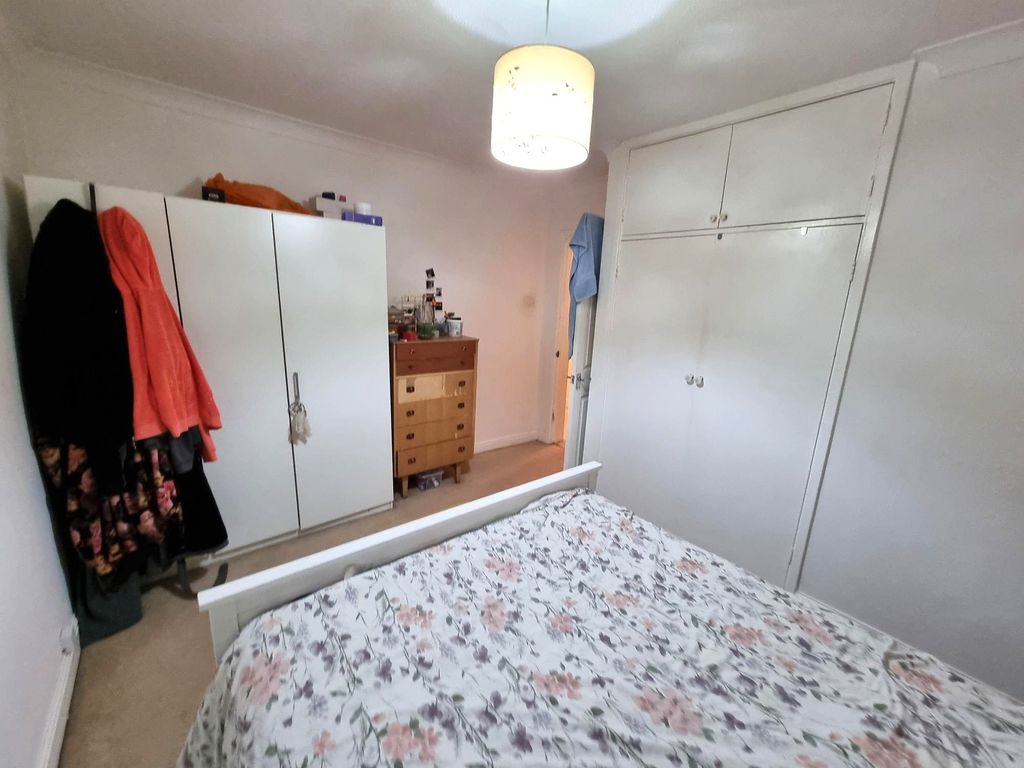 Property photo 2 of 10 Bedroom One