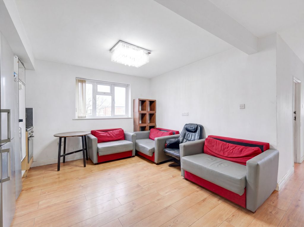 Property photo 2 of 16