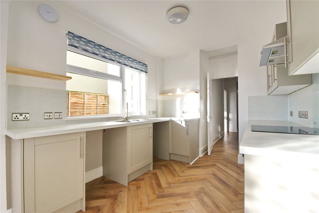 Property photo 3 of 16 Picture No. 02