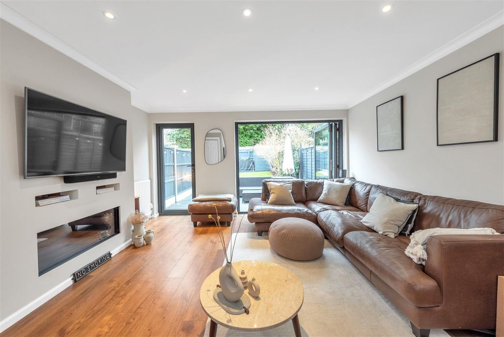 Property photo 2 of 12 3-Granby-Court-05.Jpg