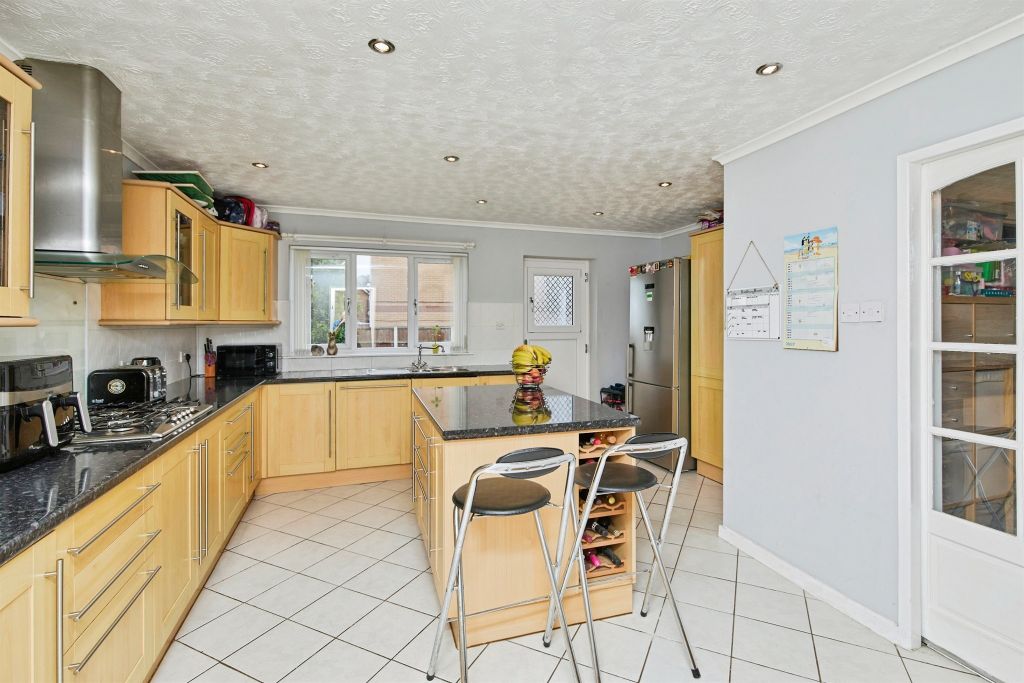 Property photo 3 of 17