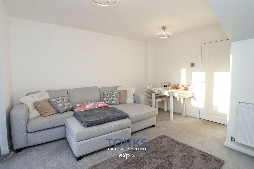 Property photo 3 of 15