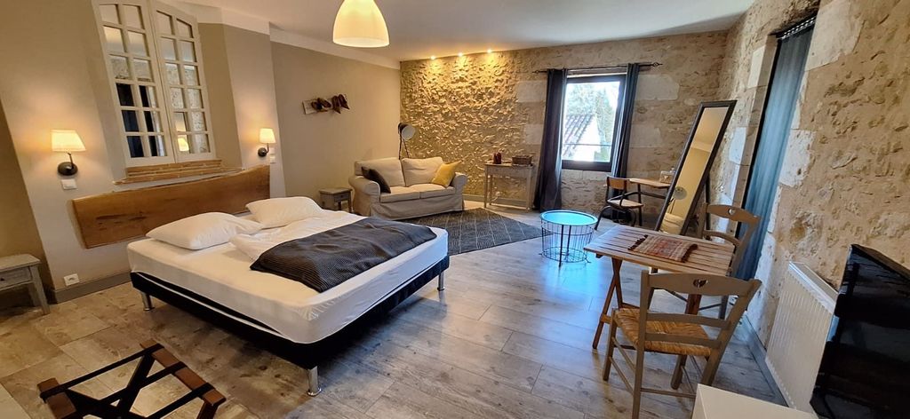 Property photo 2 of 50