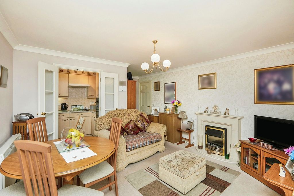 Property photo 3 of 15