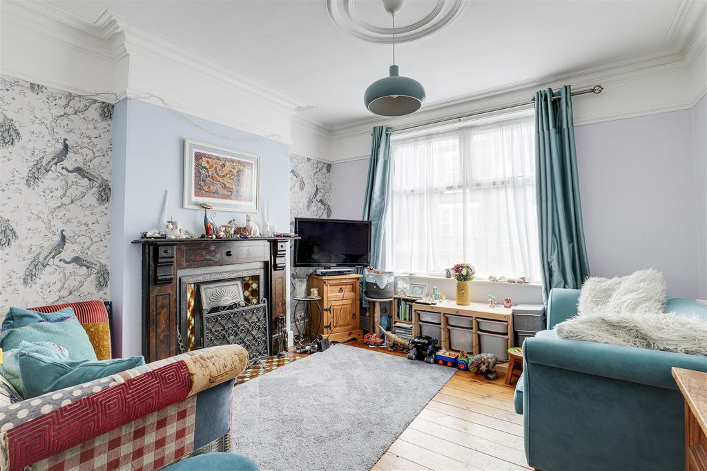 Property photo 2 of 16 5428.Jpg