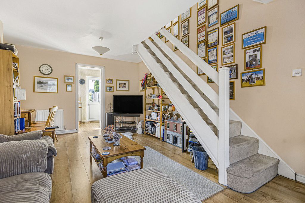 Property photo 2 of 18