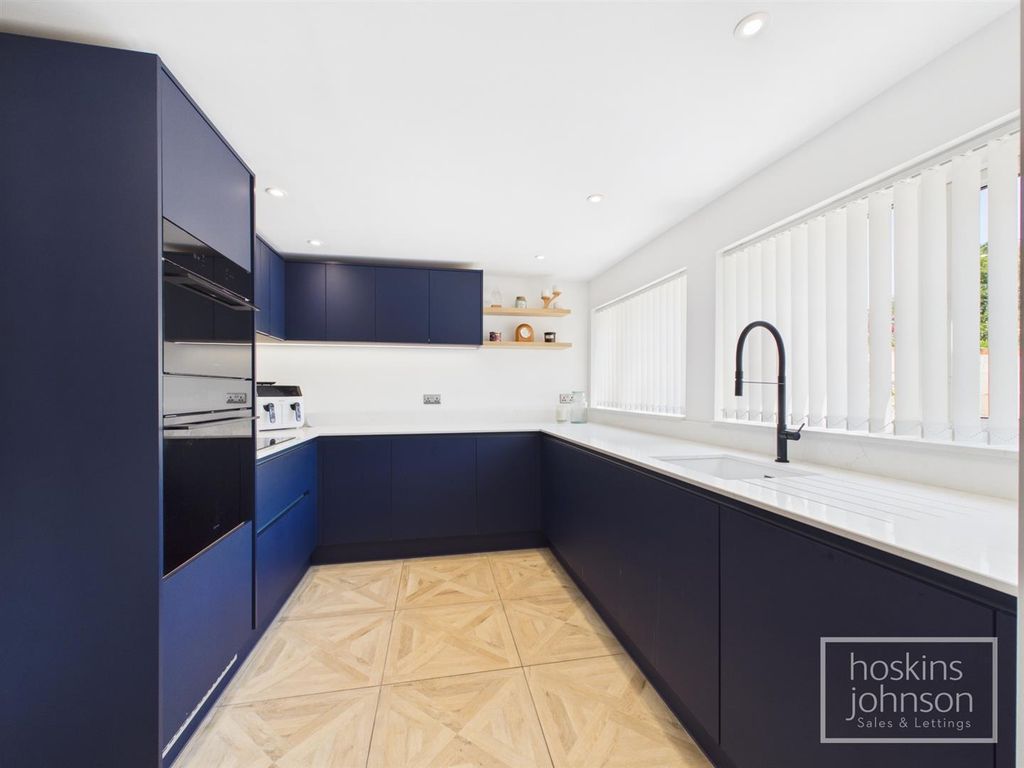 Property photo 3 of 30 Kitchen