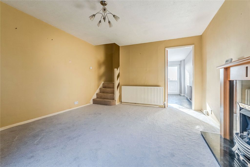 Property photo 3 of 15 Lounge