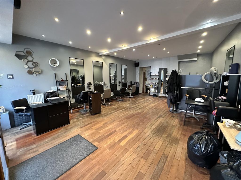 Property photo 3 of 42 Sales (No. 1192)