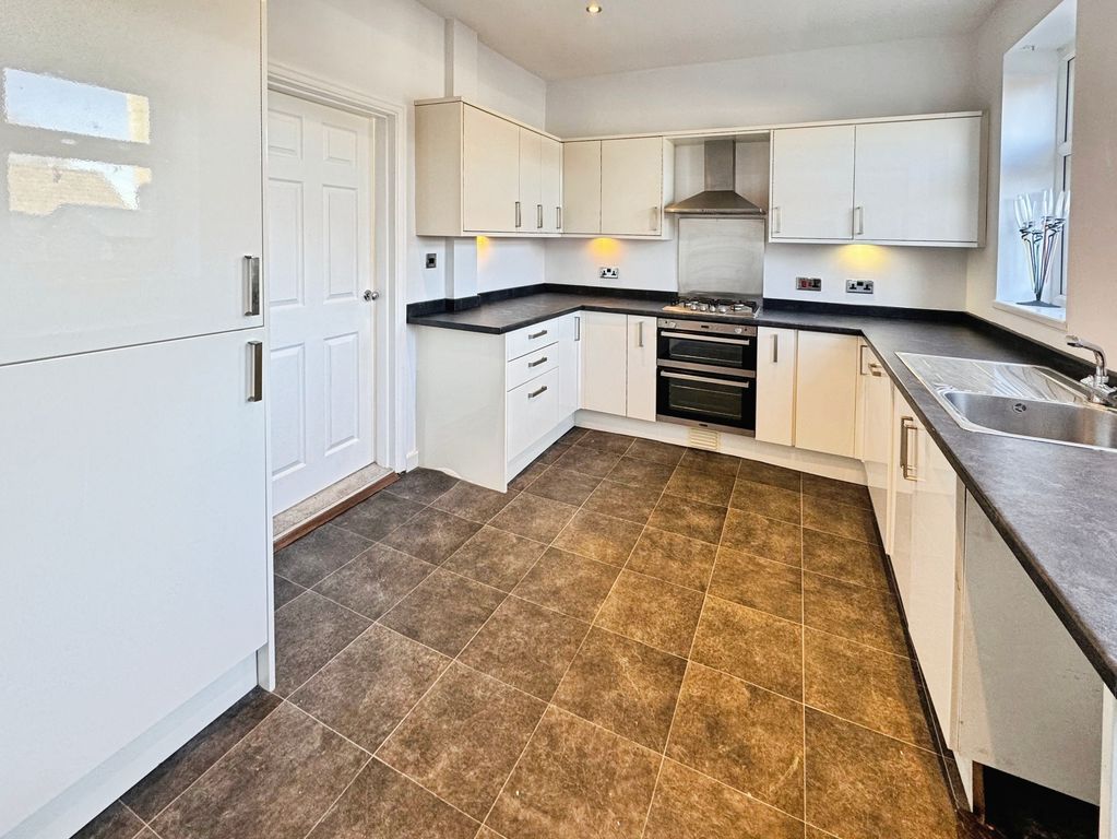 Property photo 3 of 7 Photo 5