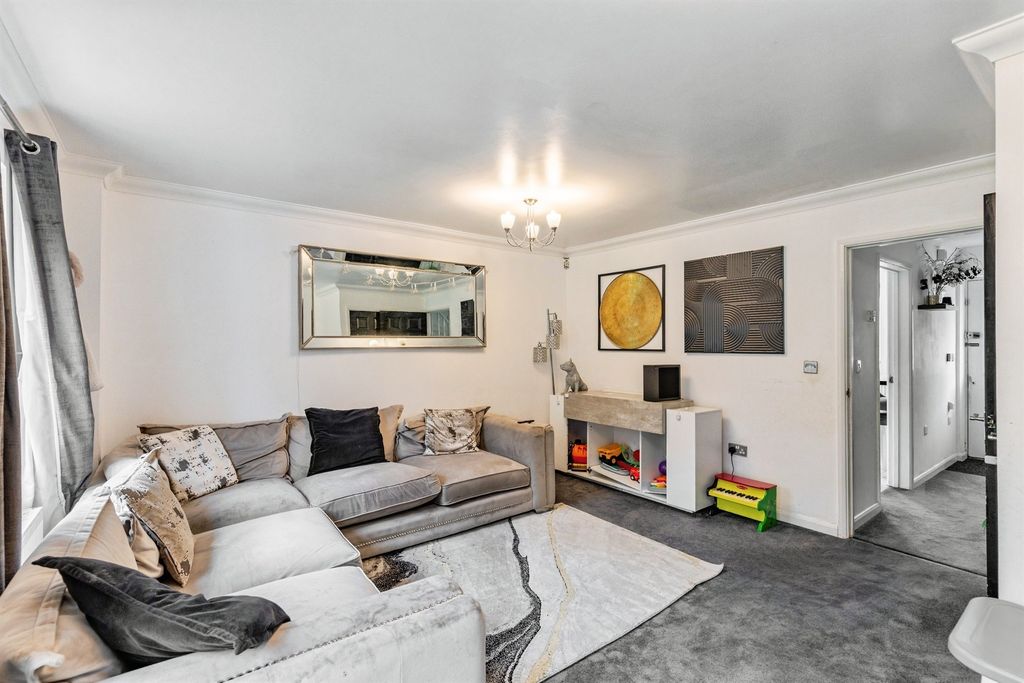 Property photo 3 of 17