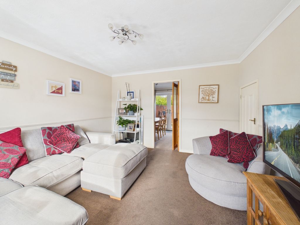 Property photo 3 of 9 Lounge