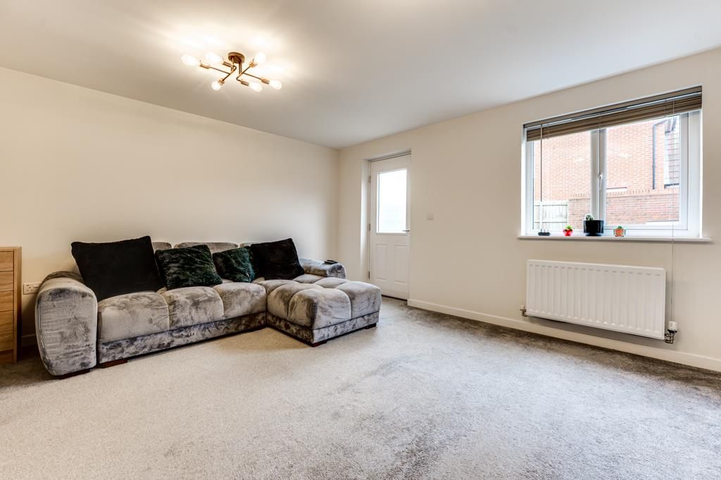 Property photo 3 of 23 13 Bertone Road, Barton Seagrave-15.Jpg