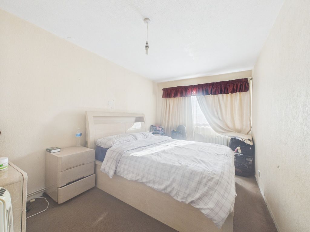 Property photo 2 of 6 4781592