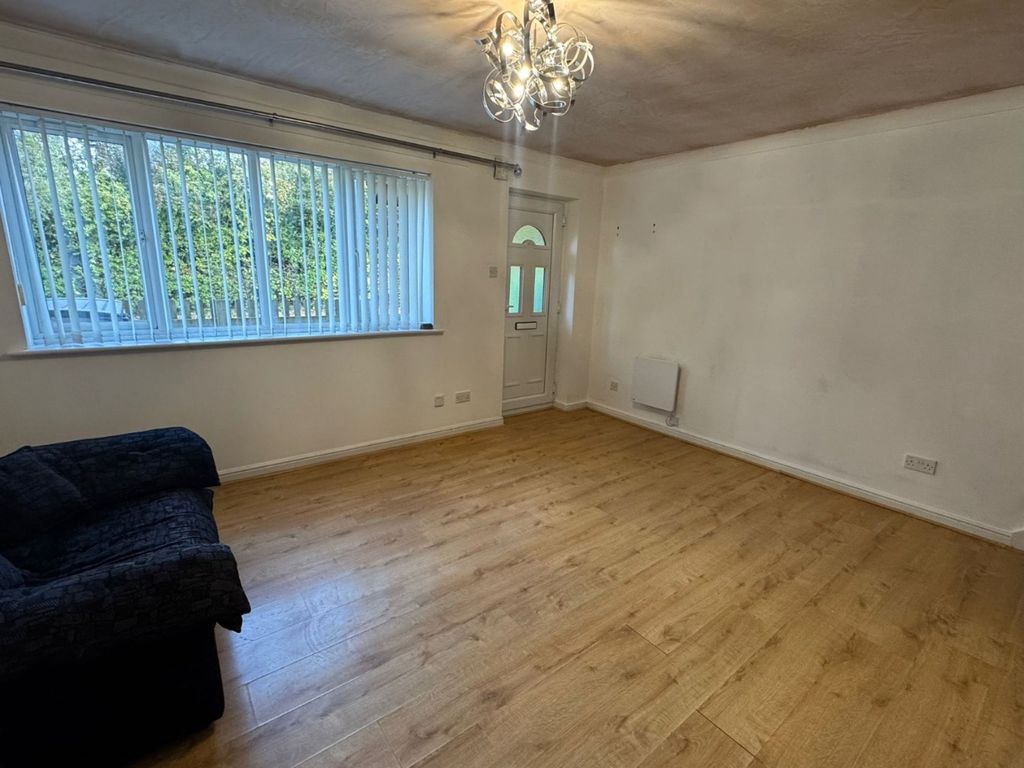 Property photo 1 of 6 5131090