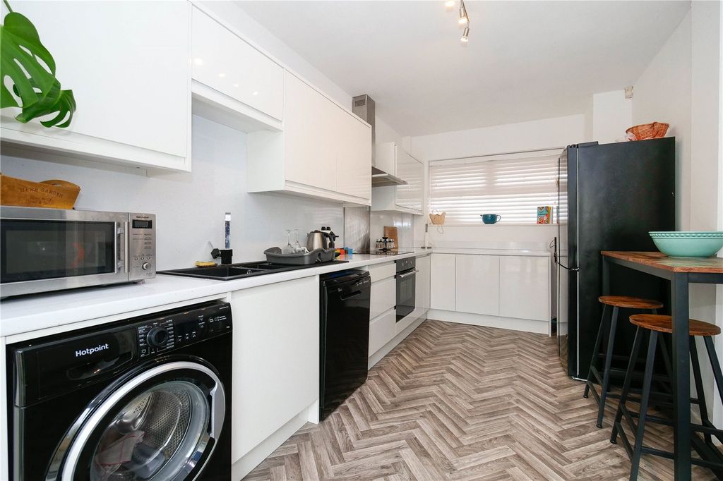 Property photo 3 of 19 Picture No. 14