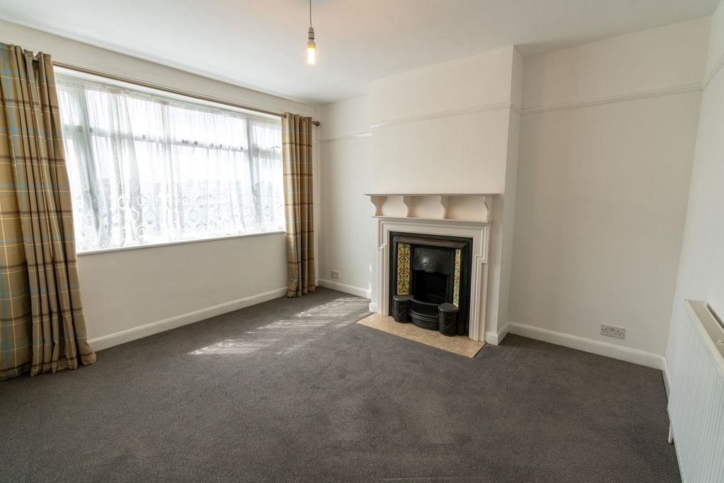 Property photo 2 of 9 Photo