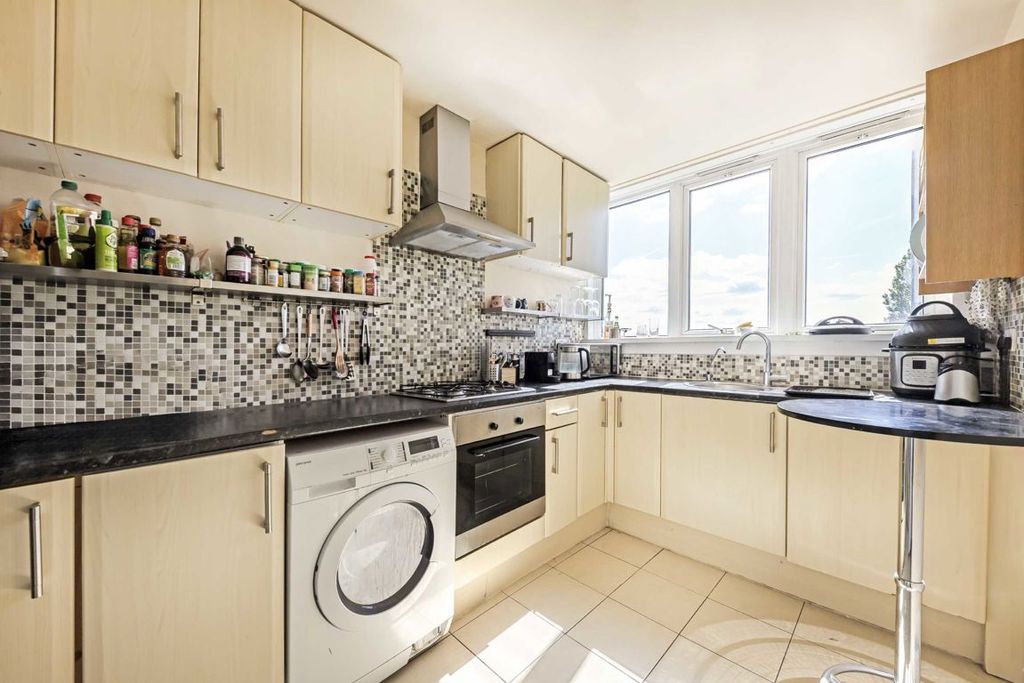 Property photo 2 of 7