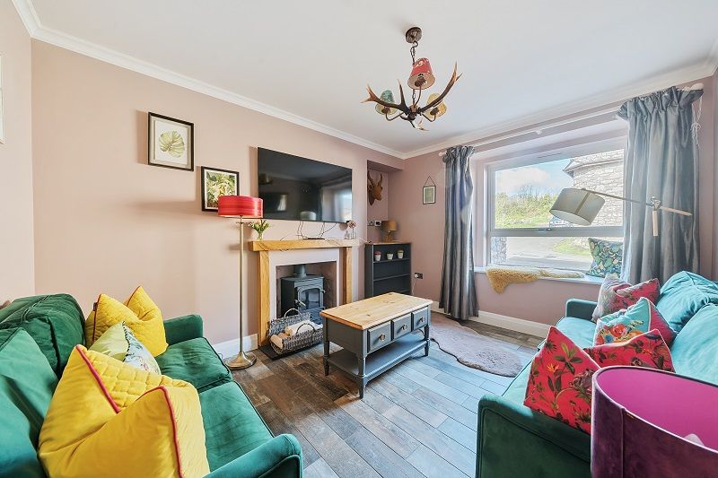 Property photo 3 of 20 Lounge