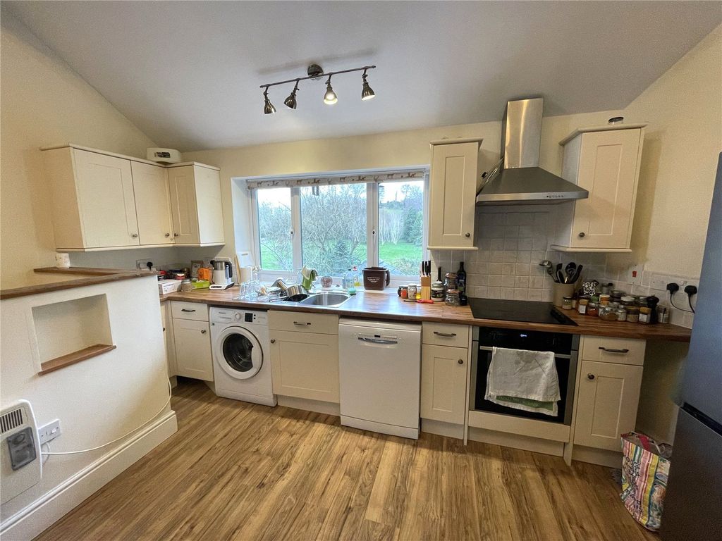 Property photo 2 of 11 Picture No. 09