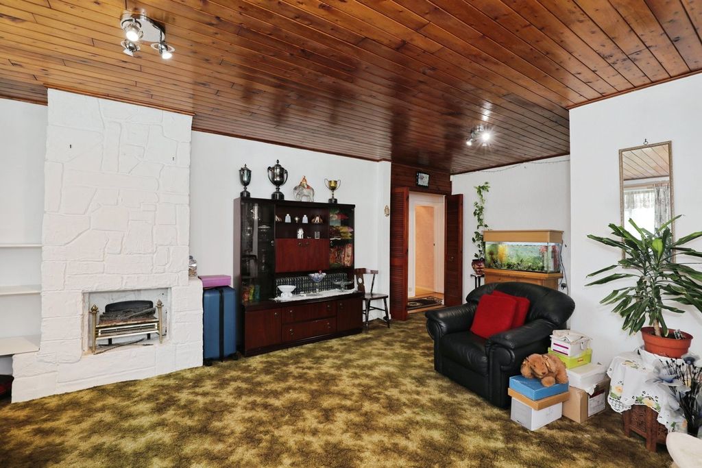 Property photo 3 of 31