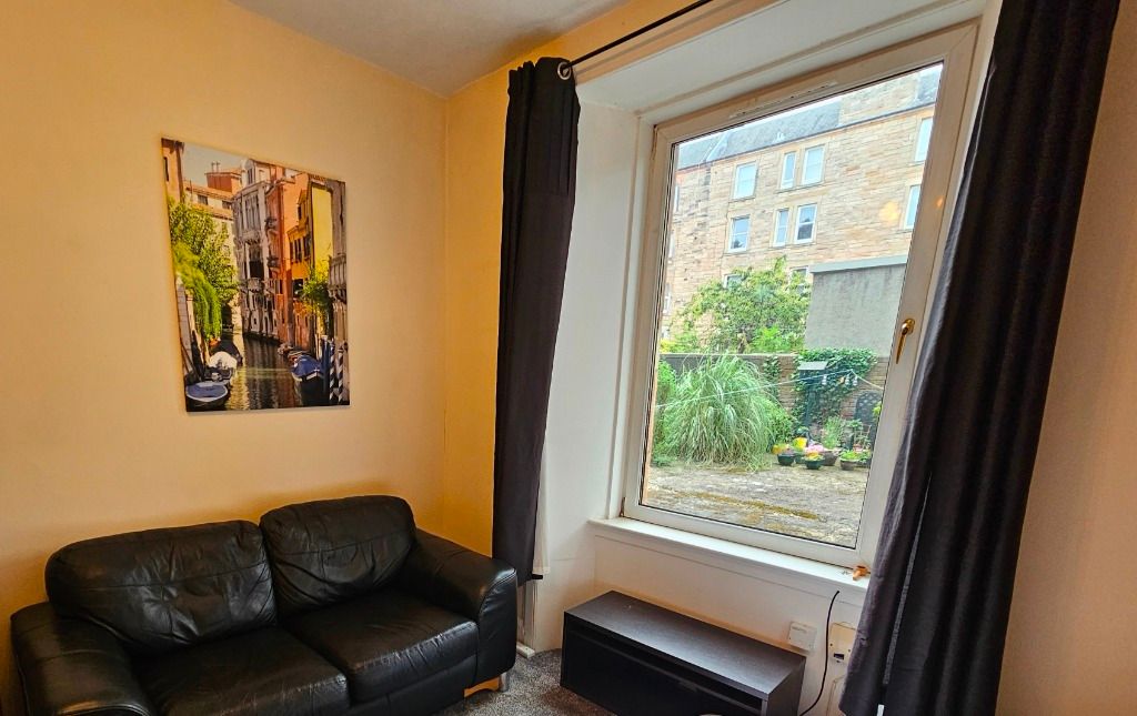 Property photo 3 of 8 Photo 3