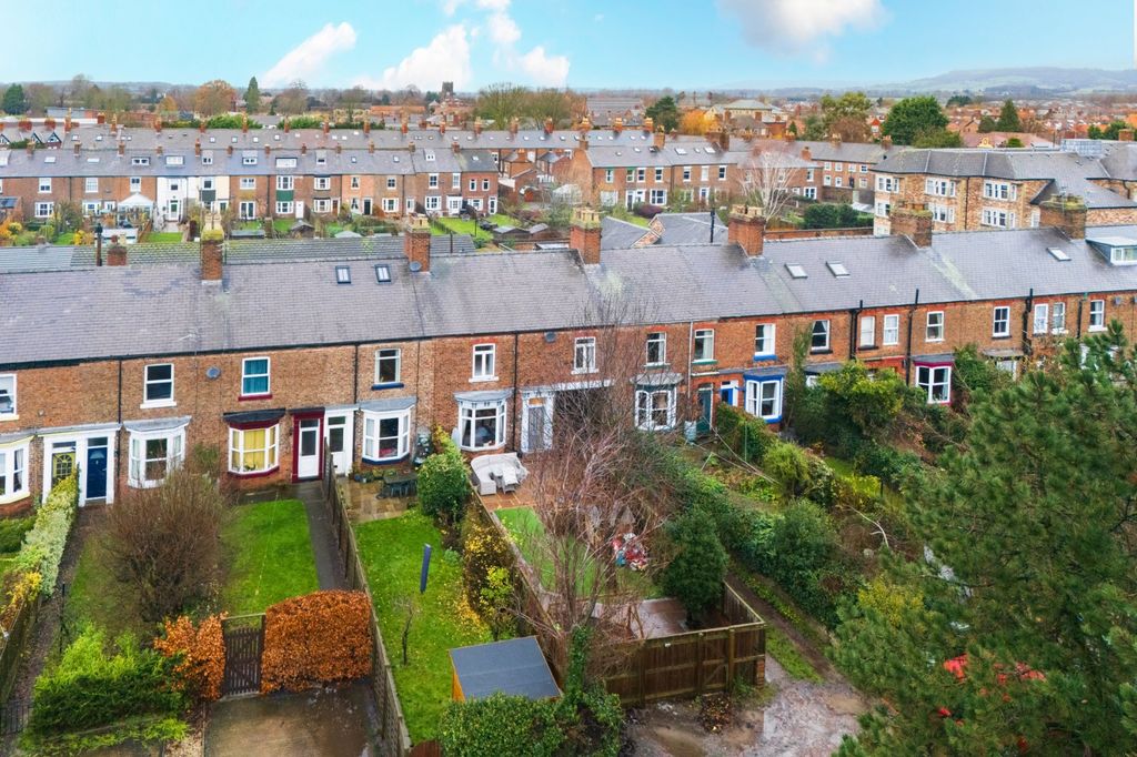 Property photo 1 of 24 Picture No. 04