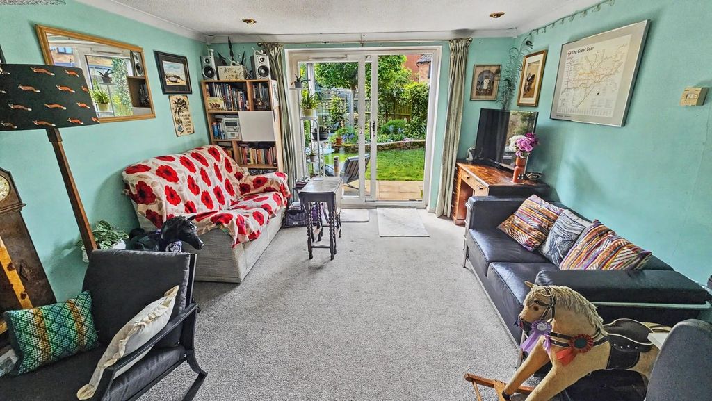 Property photo 2 of 9