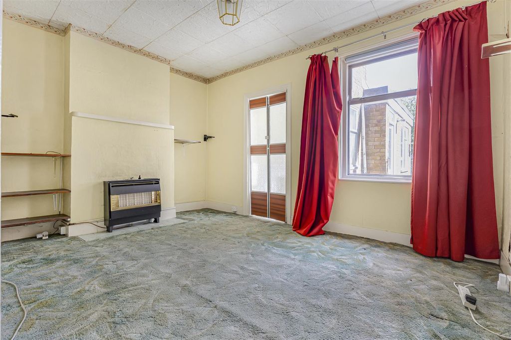 Property photo 3 of 15 B2G_1689.Jpg