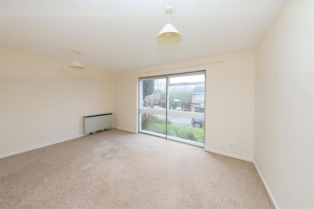 Property photo 2 of 8 Living Room