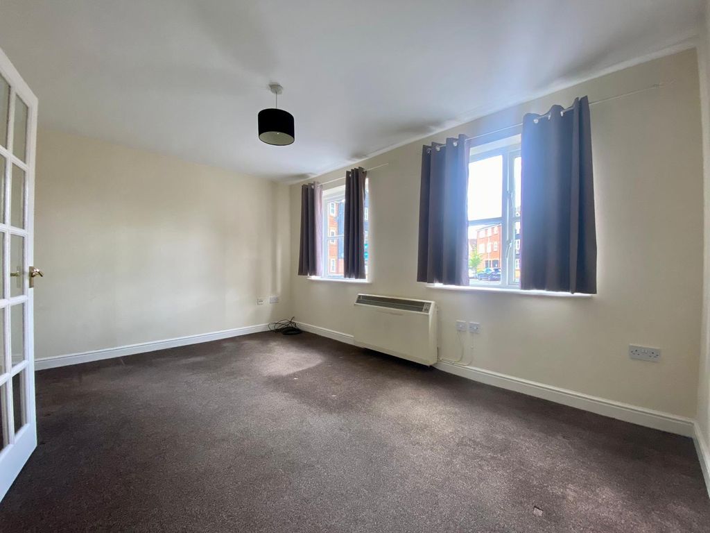 Property photo 2 of 8