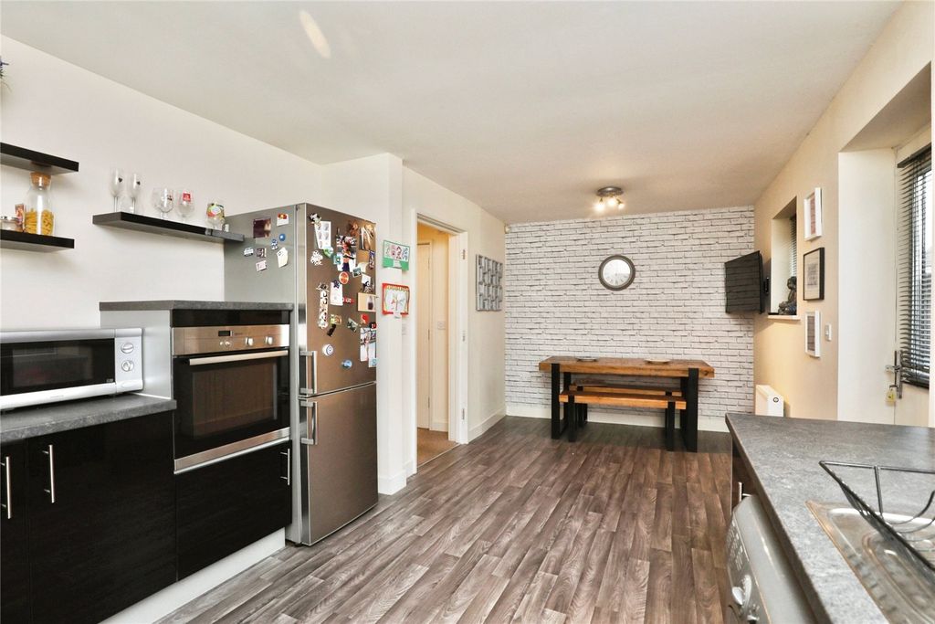 Property photo 2 of 18 Picture No. 01