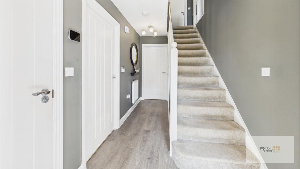 Property photo 2 of 25 Hallway