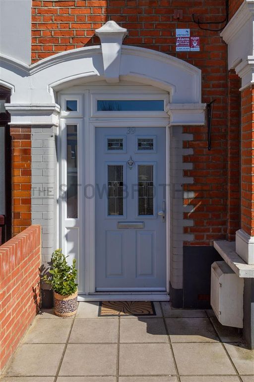 Property photo 2 of 37