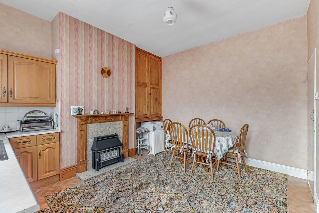 Property photo 3 of 14 Picture 3