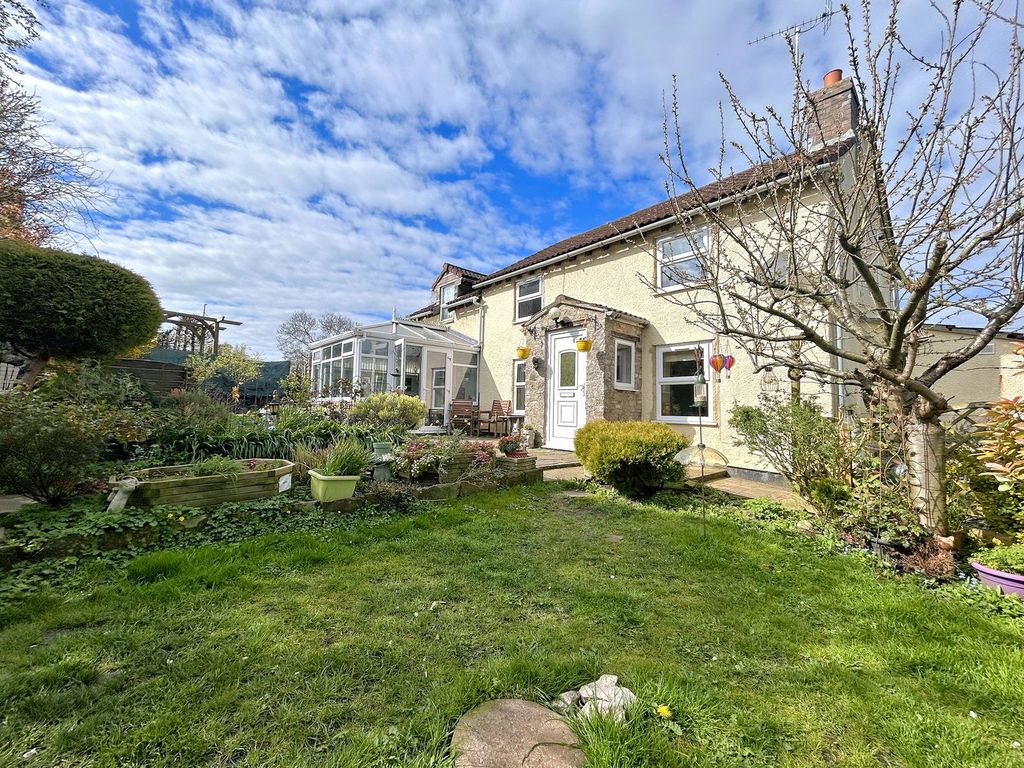 Property photo 2 of 18