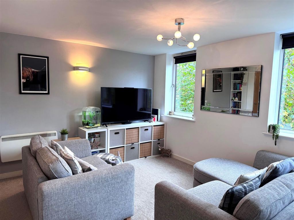 Property photo 2 of 11