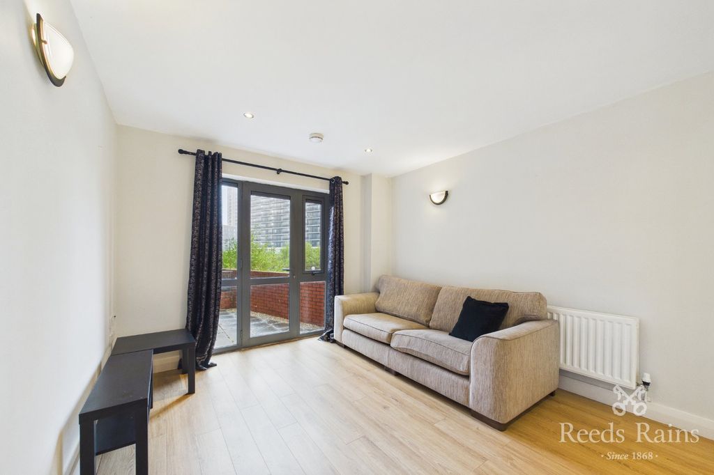 Property photo 3 of 14 Picture No. 06
