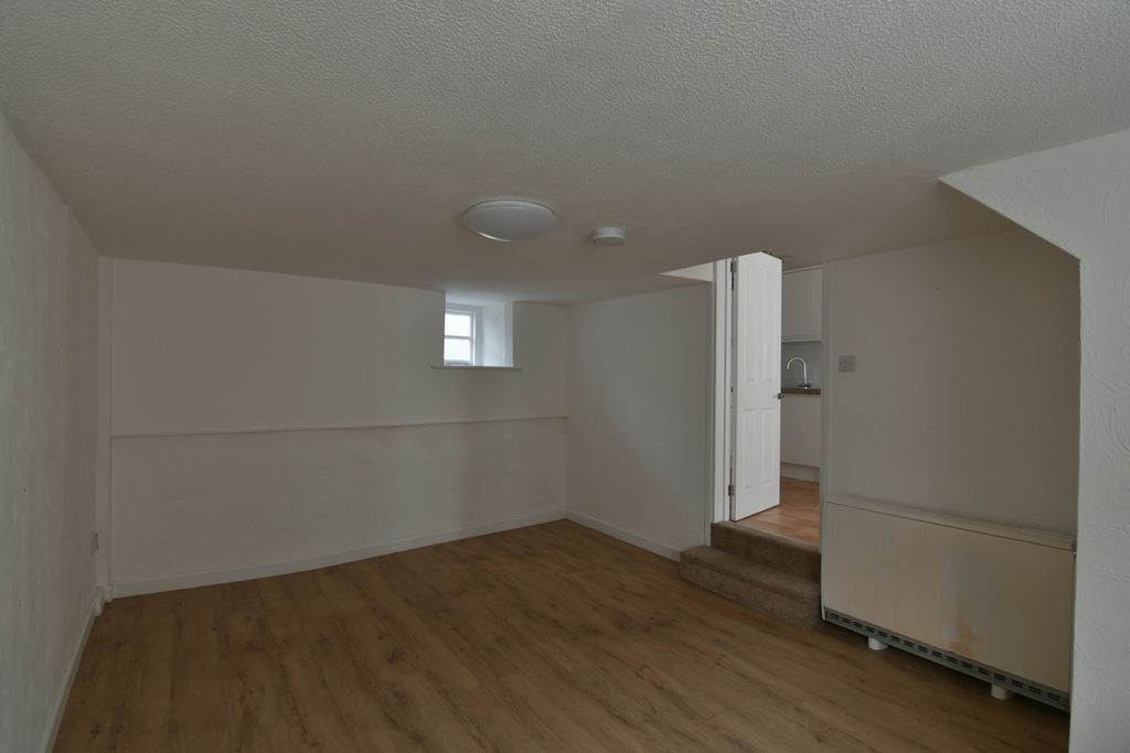 Property photo 3 of 12 Image 2