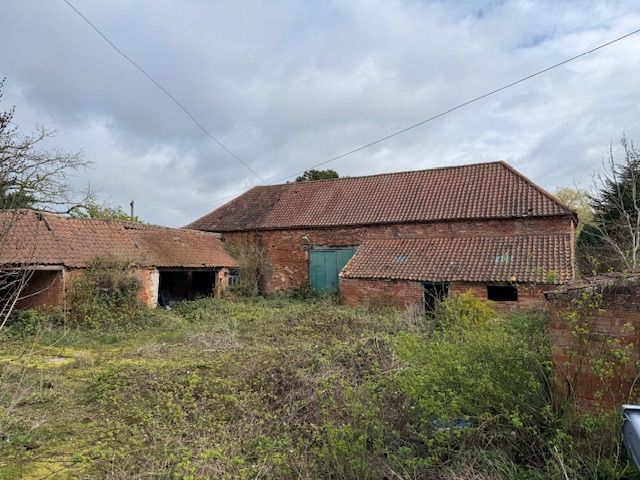 Property photo 2 of 20