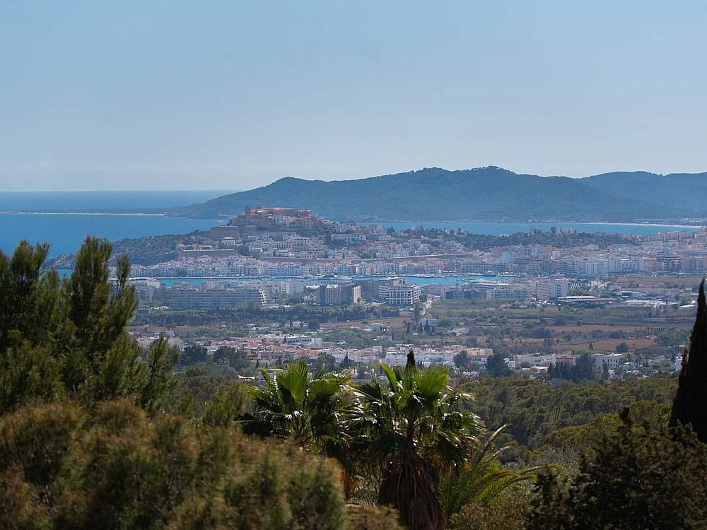 Property photo 3 of 38