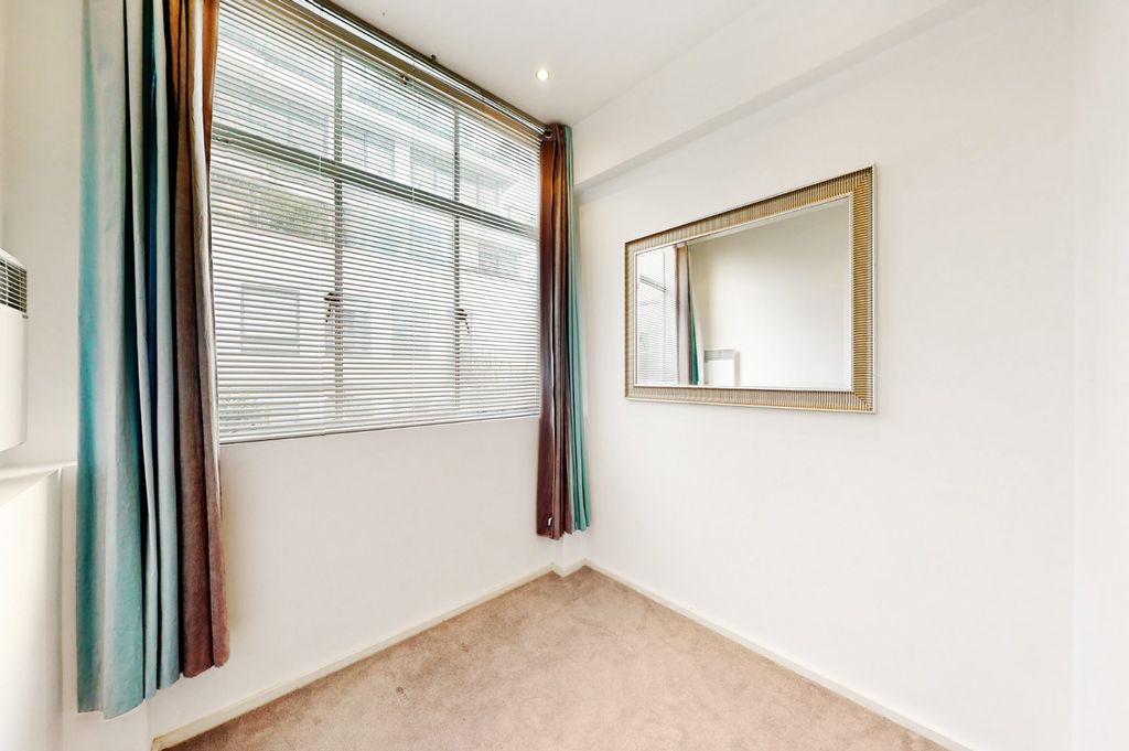 Property photo 3 of 13 Picture No. 02