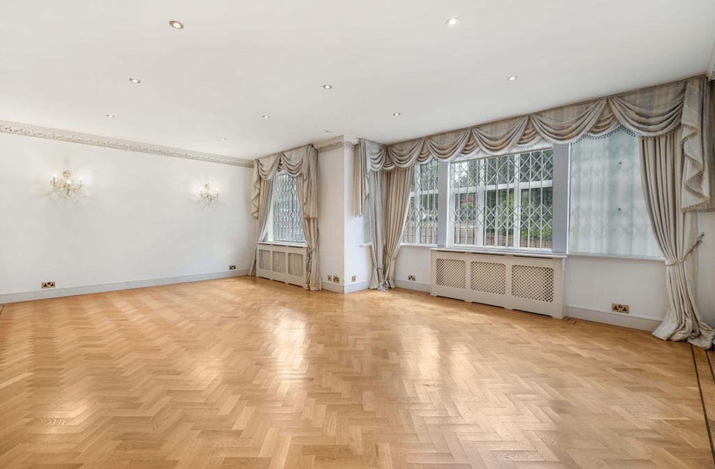 Property photo 3 of 9