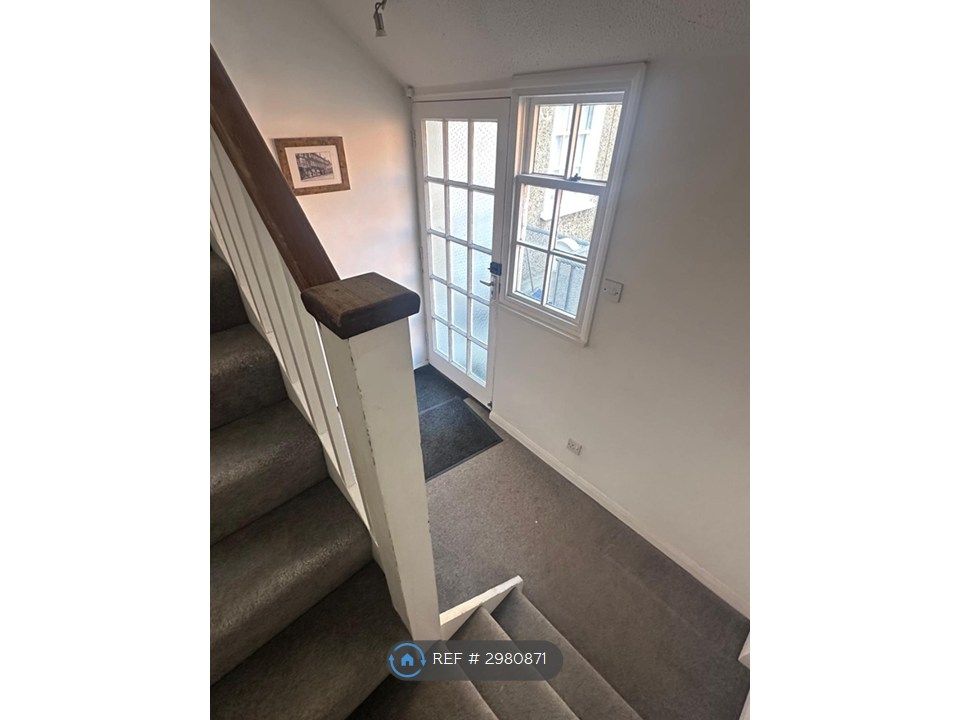 Property photo 1 of 21 Entrance