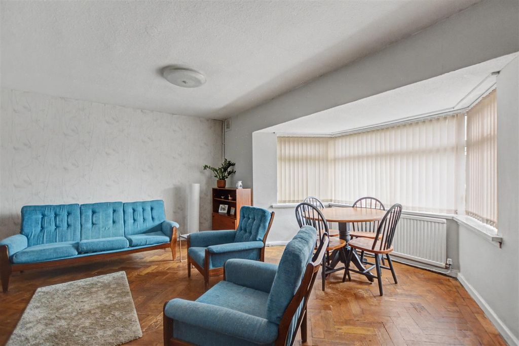 Property photo 2 of 25 Lounge_1.Jpeg