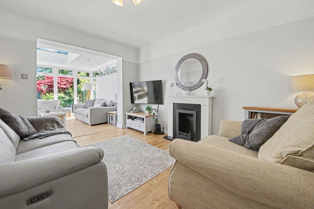 Property photo 3 of 19